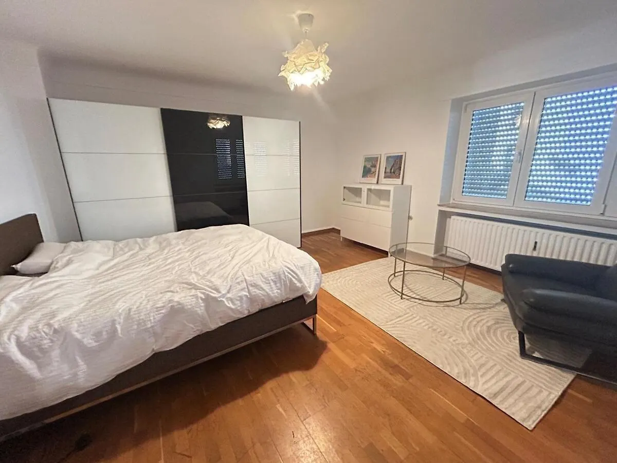 Stay in Dudetown Dudelange Dom wakacyjny